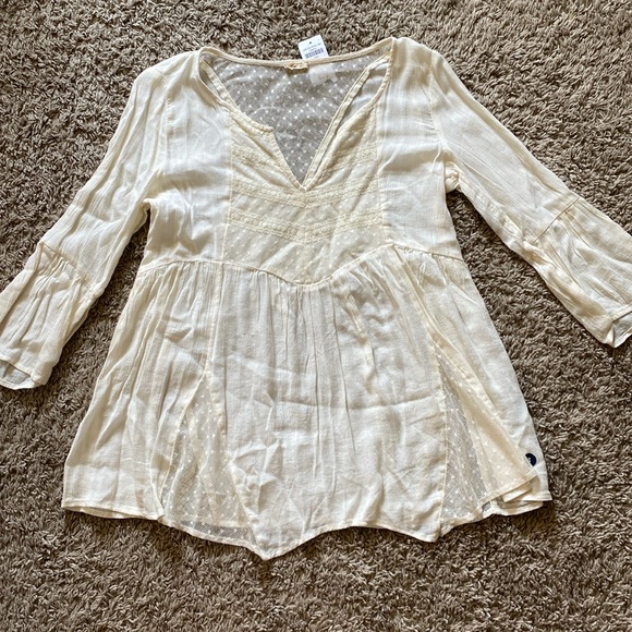 Hollister Tops - Hollister White Flowy Blouse